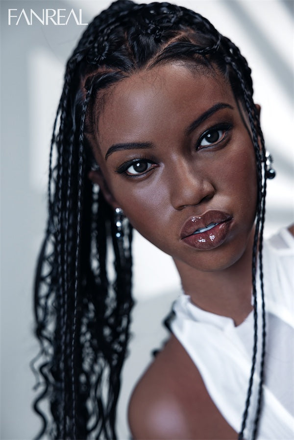 Kira Noir sexdukke
